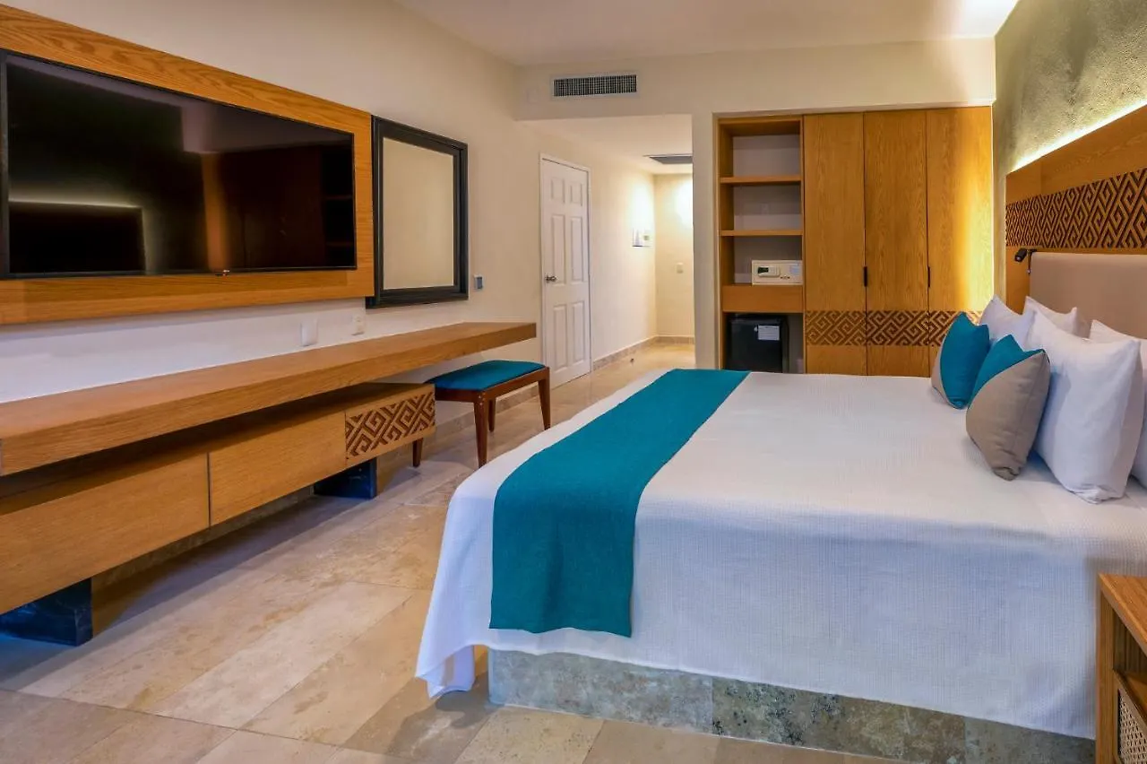 Курортный комплекс Viva Wyndham Azteca - Все включено Плая-дель-Кармен